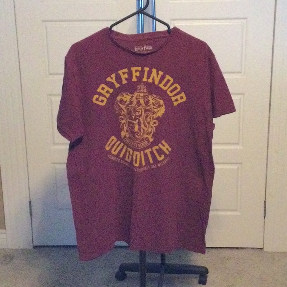 LAST DAY! CLEARANCE Harry Potter Griffindor Quidditch T-Shirt